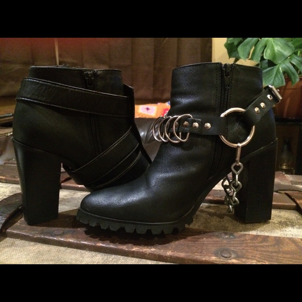 Steve Madden black Leather pointed toe boots